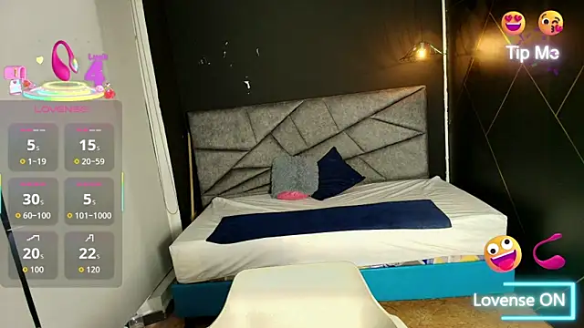 Snapshot of NatashaMason_ chatting on October 3, 2025, 12:57 pm NatashaMason online show from October 3, 2025, 12:57 pm