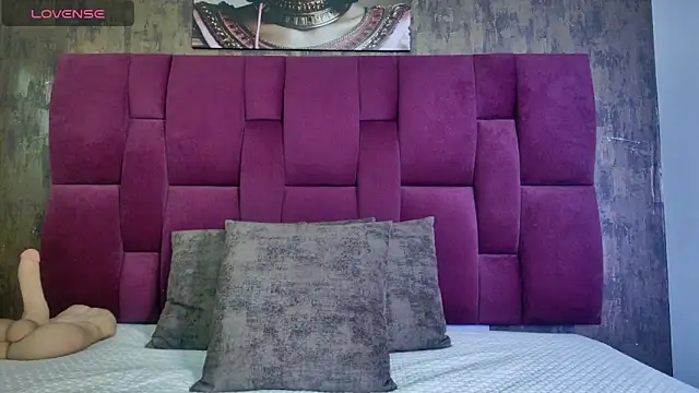 nicole  parker1 online show from October 21, 2025, 7:03 pm