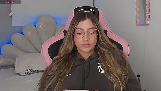 Issabela G1 online show from March 7, 2026, 3:03 am