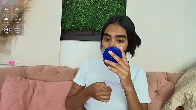 julieta aguilar1 online show from October 25, 2025, 7:08 pm