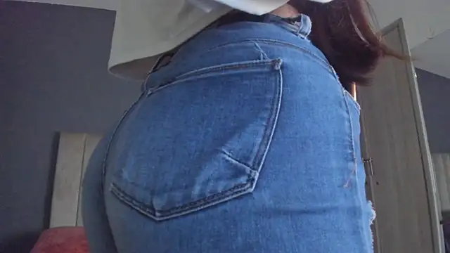 Snapshot of Charlotte_Olsen_ chatting on February 13, 2025, 6:48 pm Charlotte Olsen online show from February 13, 2025, 6:48 pm