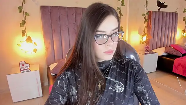 Snapshot of Charlotte_Olsen_ chatting on October 19, 2025, 2:07 pm Charlotte Olsen online show from October 19, 2025, 2:07 pm