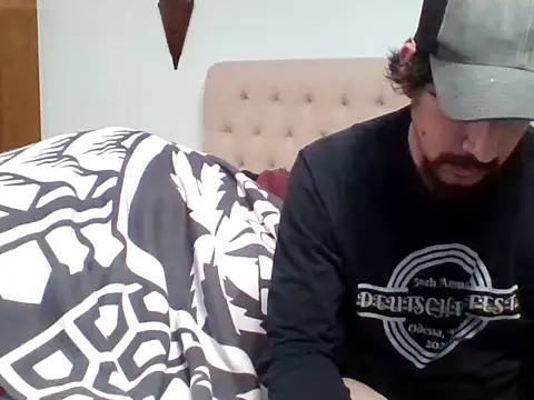 Snapshot of Curved4Pleasure chatting on March 4, 2025, 9:51 am Curved4Pleasure online show from March 4, 2025, 9:51 am