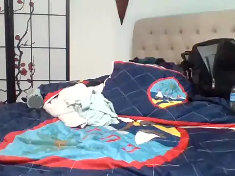 Snapshot of Curved4Pleasure chatting on March 13, 2025, 8:11 pm Curved4Pleasure online show from March 13, 2025, 8:11 pm