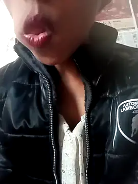 Snapshot of zoya_khan25 chatting on December 9, 2024, 6:55 am zoya khan25 online show from December 9, 2024, 6:55 am