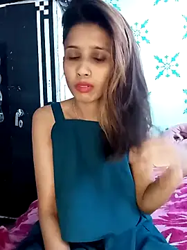 Snapshot of zoya_khan25 chatting on March 13, 2025, 6:37 am zoya khan25 online show from March 13, 2025, 6:37 am