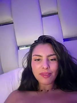 Snapshot of Maddy_Rouse_ chatting on January 6, 2025, 1:42 am Maddy Rouse  online show from January 6, 2025, 1:42 am