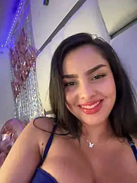 Snapshot of Maddy_Rouse_ chatting on January 15, 2025, 12:09 am Maddy Rouse  online show from January 15, 2025, 12:09 am