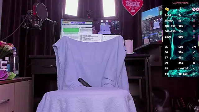 Raissa sky26 online show from March 8, 2025, 3:39 am