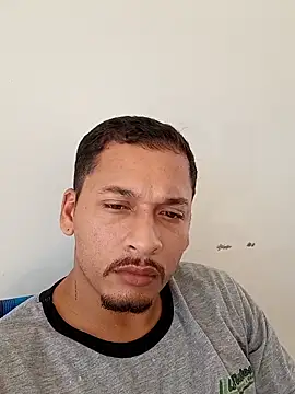 Snapshot of MorenoTatu chatting on April 14, 2026, 2:34 pm MorenoTatu online show from April 14, 2026, 2:34 pm