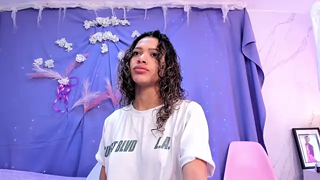 BritneyCollins online show from October 30, 2025, 11:55 am