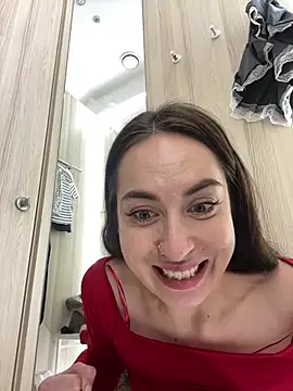 Snapshot of Holly_Play chatting on December 13, 2024, 3:32 pm Holly Play online show from December 13, 2024, 3:32 pm