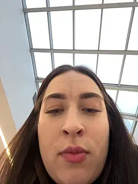 Snapshot of Holly_Play chatting on December 25, 2024, 12:26 pm Holly Play online show from December 25, 2024, 12:26 pm
