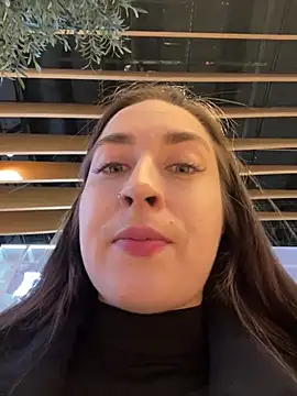 Snapshot of Holly_Play chatting on January 23, 2025, 9:08 am Holly Play online show from January 23, 2025, 9:08 am