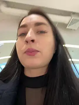 Snapshot of Holly_Play chatting on January 27, 2025, 8:29 am Holly Play online show from January 27, 2025, 8:29 am