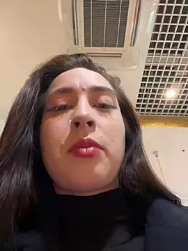 Snapshot of Holly_Play chatting on March 18, 2025, 10:03 am Holly Play online show from March 18, 2025, 10:03 am