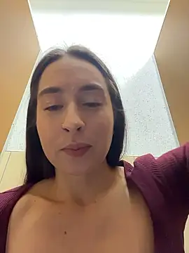 Holly Play online show from January 10, 2026, 12:18 pm