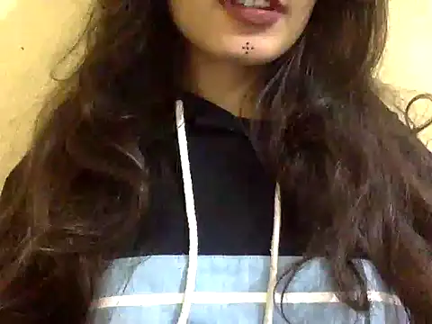 krati74 online show from February 12, 2025, 7:24 pm