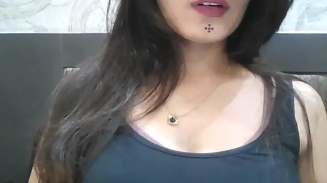 krati74 online show from October 9, 2025, 8:18 pm