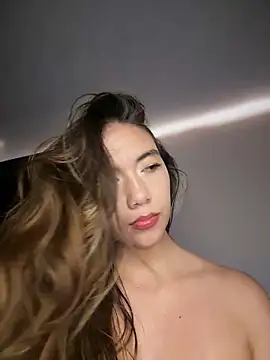 Snapshot of Iris_lee chatting on April 28, 2026, 2:27 am Iris lee online show from April 28, 2026, 2:27 am