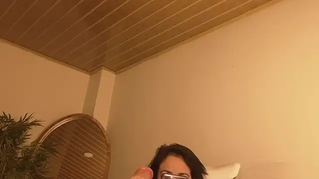 Coquette Johnson online show from April 4, 2026, 4:11 am