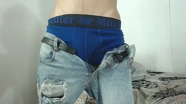 Snapshot of lana_robertt chatting on April 6, 2026, 8:15 am lana robertt online show from April 6, 2026, 8:15 am