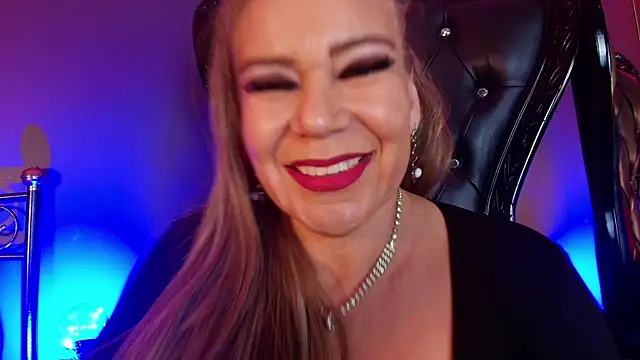 MelaniaKnauss online show from May 12, 2026, 8:06 pm