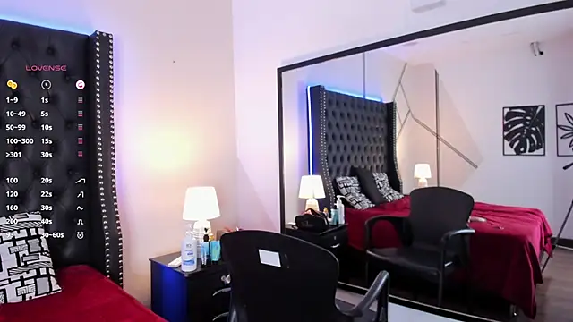 Snapshot of Iris_Thompson_ chatting on March 15, 2025, 8:10 pm Iris Thompson online show from March 15, 2025, 8:10 pm