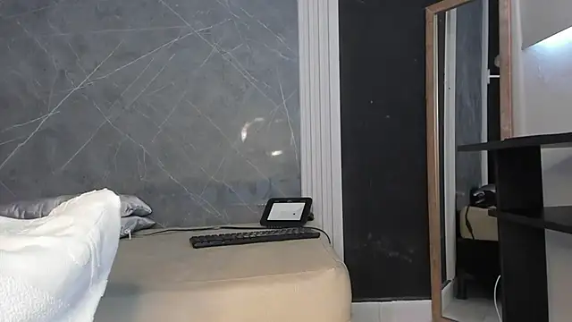 YummyDuooo online show from February 7, 2025, 6:13 pm