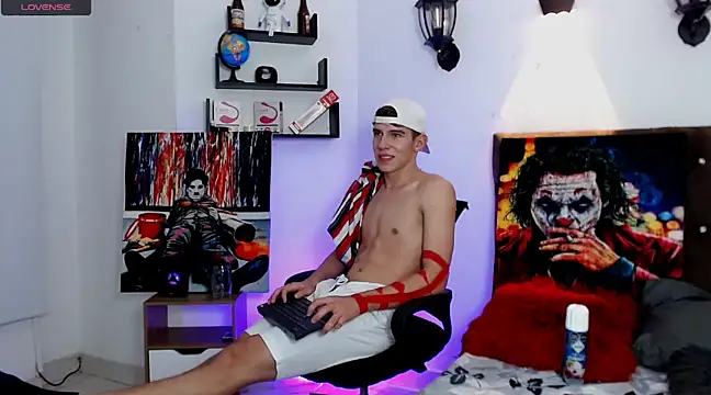 flowers18 online show from March 8, 2025, 2:01 am