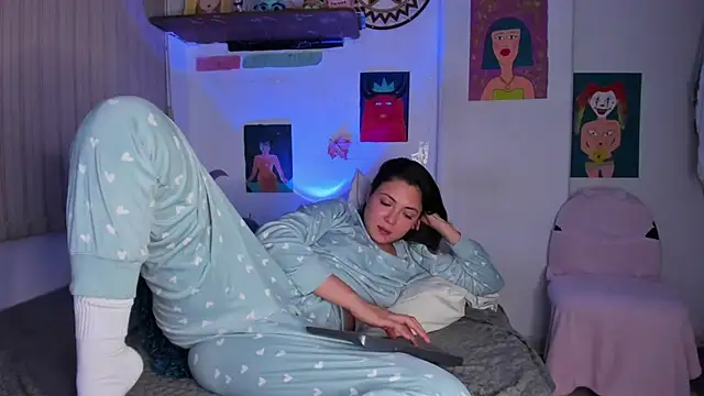 azumi cutiepie  online show from March 6, 2025, 11:42 pm