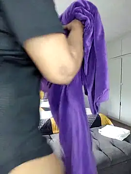 Drippincaty online show from November 24, 2025, 8:14 am