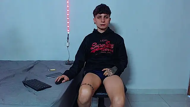 mikecoper 23 online show from September 15, 2025, 2:50 pm