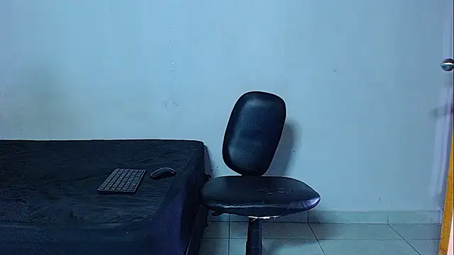 mikecoper 23 online show from February 20, 2026, 1:22 pm