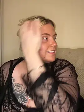 Snapshot of Blondiee3088 chatting on January 20, 2025, 11:54 pm Blondiee3088 online show from January 20, 2025, 11:54 pm