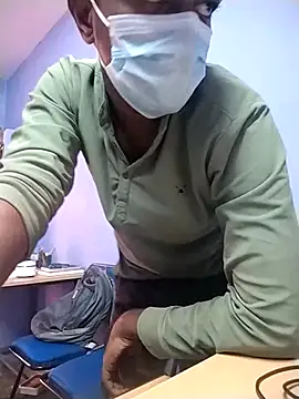 Tamilandteluguboy14 online show from October 4, 2025, 9:40 am