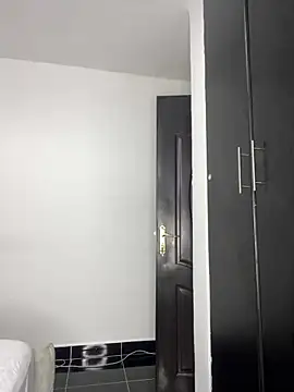 prettiepearl online show from February 9, 2026, 8:02 pm