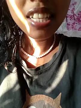 sandy naughty online show from April 1, 2026, 12:39 pm