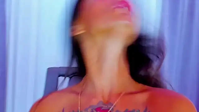 sofialina online show from April 17, 2026, 3:53 am