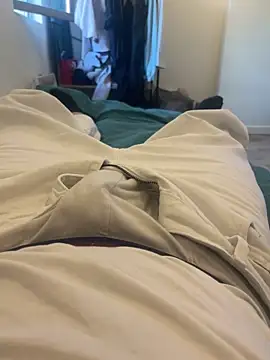 Snapshot of Enzo_showww chatting on December 25, 2024, 3:38 pm Enzo showww online show from December 25, 2024, 3:38 pm