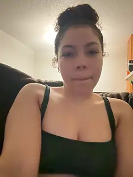 Snapshot of ladylavish chatting on April 4, 2026, 9:29 am ladylavish online show from April 4, 2026, 9:29 am