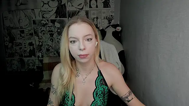 Martha Cameron online show from December 3, 2024, 8:39 pm