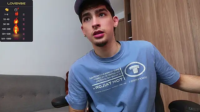 Snapshot of zenn_rush1 chatting on December 3, 2024, 11:44 am zenn rush1 online show from December 3, 2024, 11:44 am