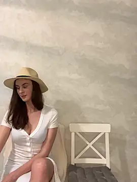 Snapshot of Miilania chatting on December 29, 2024, 11:50 pm Miilania online show from December 29, 2024, 11:50 pm