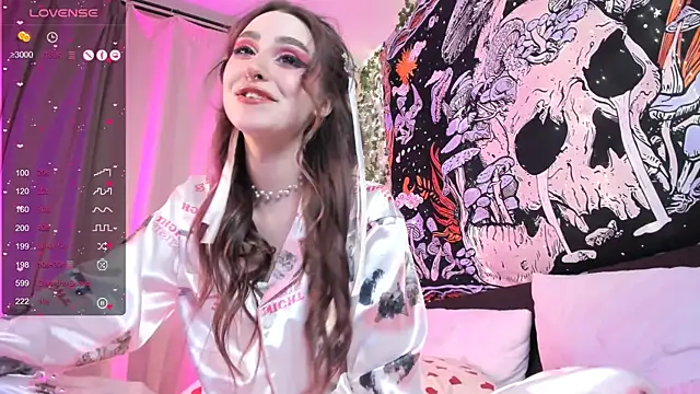 kissthasky online show from February 21, 2025, 3:54 pm