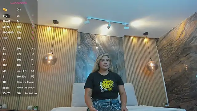 Snapshot of julietha_taylor chatting on July 8, 2026, 9:19 pm julietha taylor online show from July 8, 2026, 9:19 pm