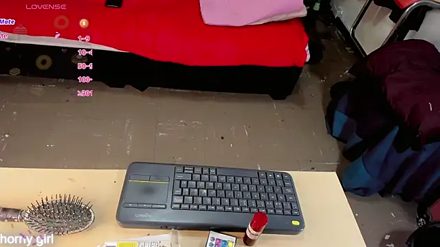 Snapshot of Gabyqueen70 chatting on February 18, 2026, 3:13 am Gabyqueen70 online show from February 18, 2026, 3:13 am