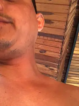 isacalejandroo online show from January 3, 2025, 6:03 pm