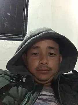 isacalejandroo online show from January 4, 2025, 1:52 am