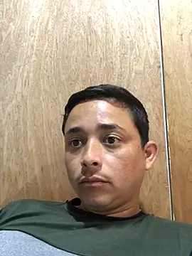 isacalejandroo online show from January 28, 2025, 8:58 pm